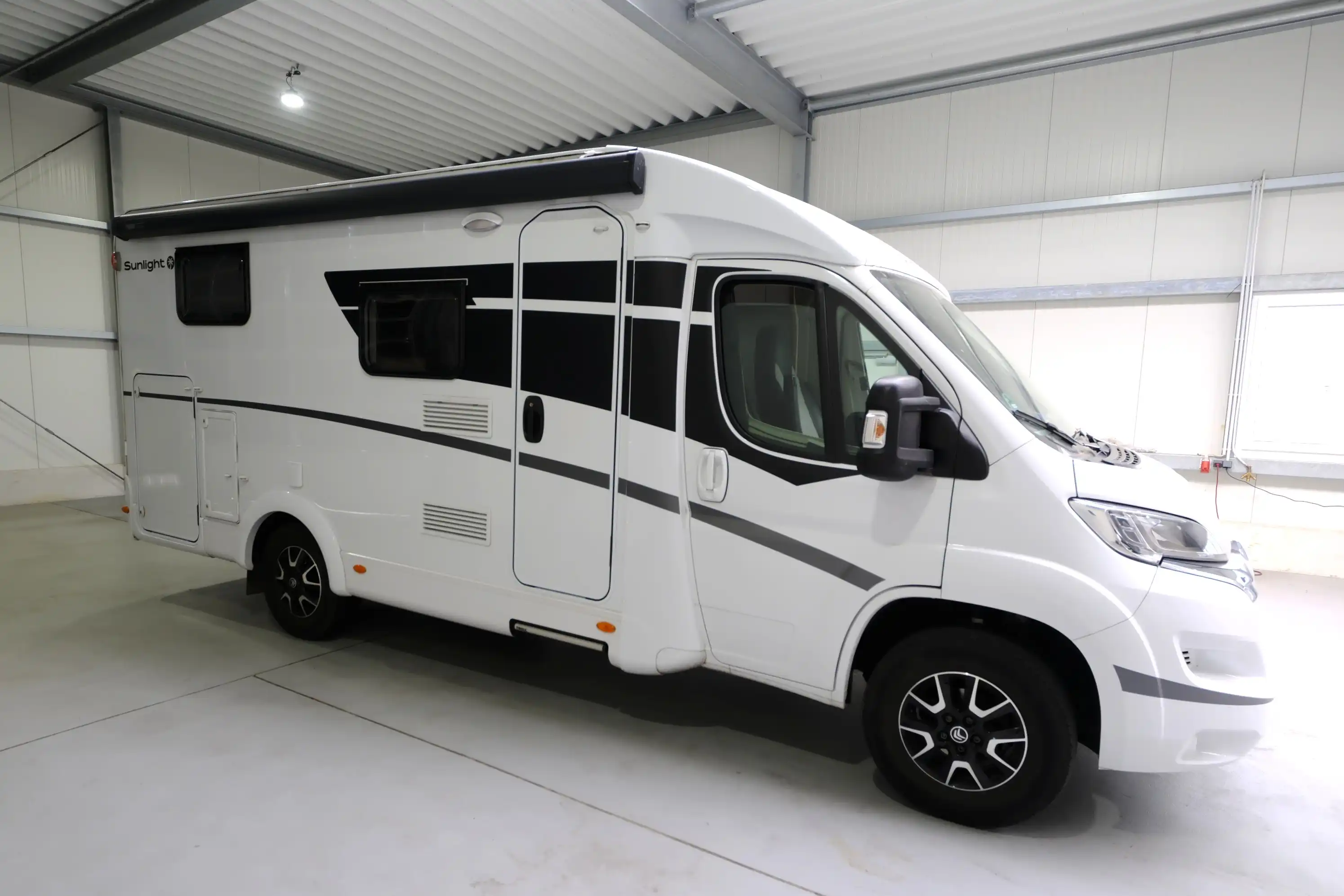 SUNLIGHT V 66 Adventure Edition
